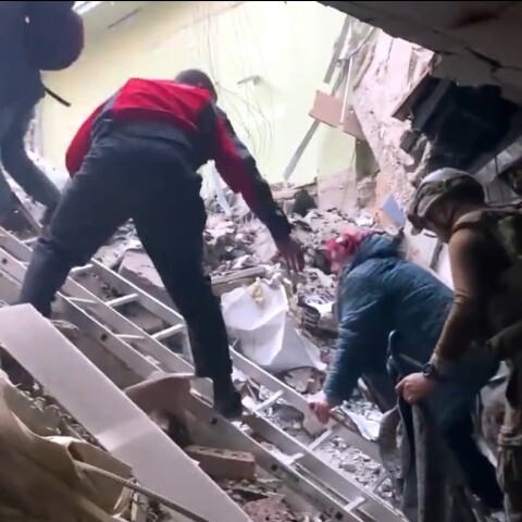 Ουκρανία: Άμαχοι απομακρύνονται από το Αζοφστάλ