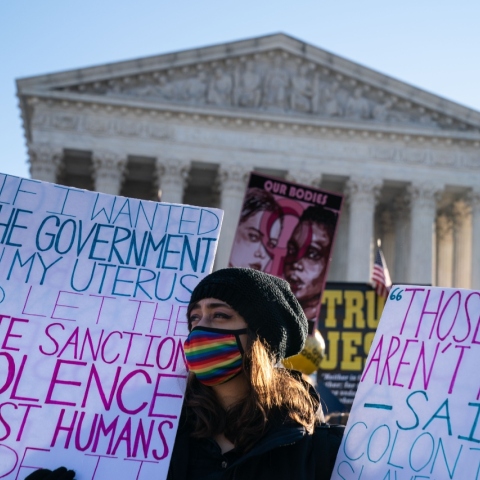 Τι σημαίνει η ανατροπή της ιστορικής απόφασης RoevWade για τις εκτρώσεις