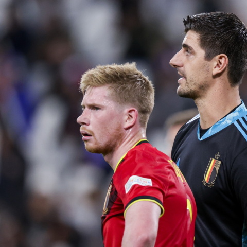 Φωτογραφία με τους Κέβιν Ντε Μπρόινε και Τιμπό Κουρτουά.