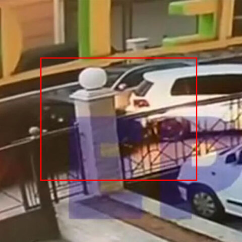 Διαρρήκτες κλέβουν με... σπρώξιμο αυτοκίνητο από πολυκατοικία στη Δυτική Αττική