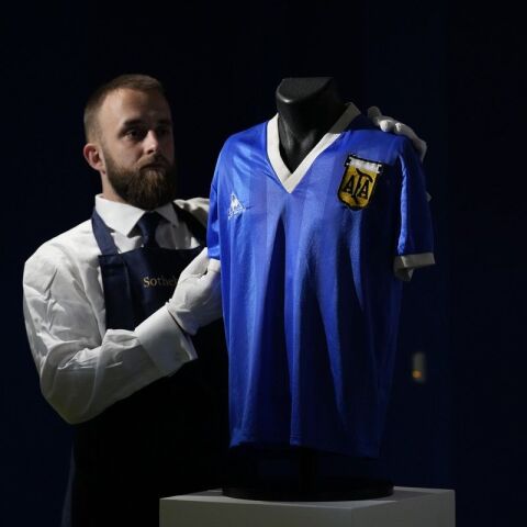 Μαραντόνα: Η φανέλα του από το ιστορικό Αργεντινή - Αγγλία του 1986 βγήκε σε δημοπρασία