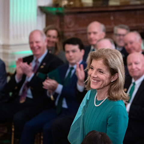 Η Καρολάιν Κένεντι είναι κόρη του Τζον Κένεντι, του 35ου Αμερικανού προέδρου, ο οποίος δολοφονήθηκε στο Ντάλας