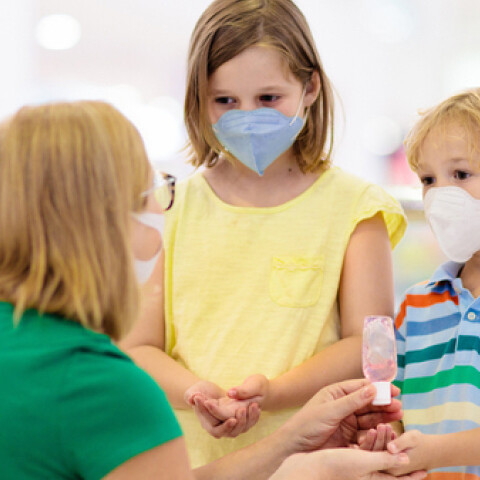 Βρετανία – Ηπατίτιδα: Διερευνάται πιθανή σχέση μεταξύ σκύλων και αύξησης των κρουσμάτων