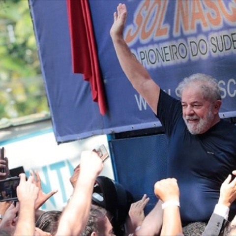 Βραζιλία: Ο πρώην πρόεδρος Λούλα ντα Σίλβα ανακοίνωσε ότι θα διεκδικήσει μια τρίτη θητεία στις εκλογές του Οκτωβρίου	