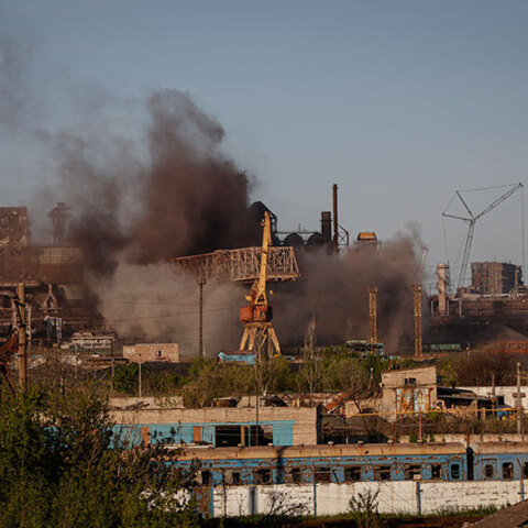 Βομβαρδισμός στο εργοστάσιο Αζόφσταλ στη Μαριούπολη