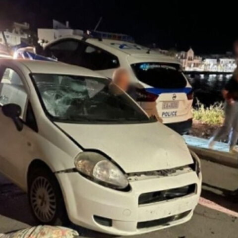 Το αυτοκίνητο που οδηγούσε ο 52χρονος στη Μονεμβασιά, με το οποίο παρέσυρε τους δύο ηλικιωμένους