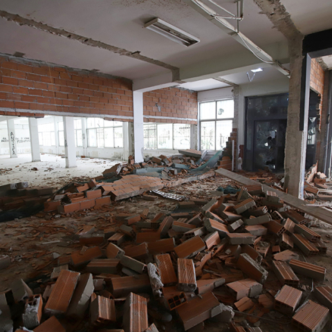 Θεσσαλονίκη - Καταστροφές από αγνώστους στο ισόγειο του Βιολογικού του ΑΠΘ όπου είχαν αρχίσει οι εργασίες για την κατασκευή βιβλιοθήκης