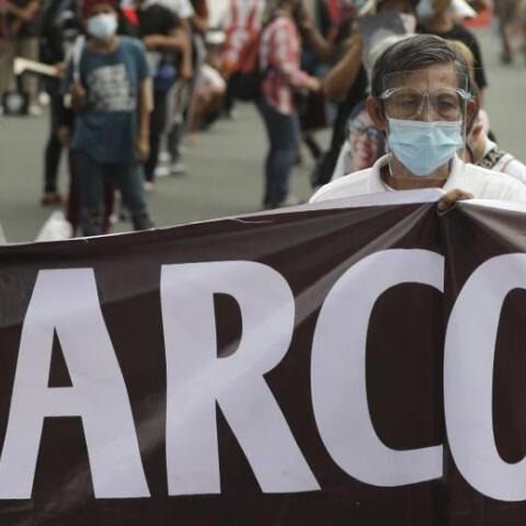 Η οικογένειά του επί μακρόν επιχειρούσε να εξωραΐσει την εικόνα της και έχει επανειλημμένως διαψεύσει ότι καταχράστηκε δισεκατομμύρια δολάρια κρατικού πλούτου όταν βρισκόταν στην εξουσία ο Μάρκος, η οποία τερματίστηκε το 1986.