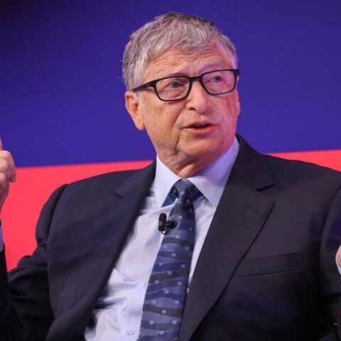 B. Gates: Η αύξηση των επιτοκίων θα φέρει πρόσθετη οικονομική επιβάρυνση