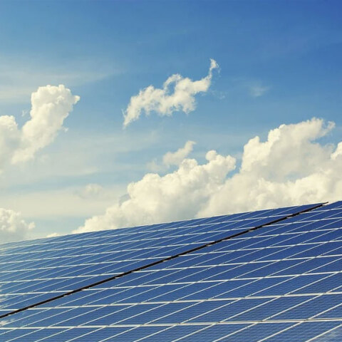 Το μεγαλύτερο ηλιακό πάρκο της Ευρώπης στην Πορτογαλία θα δίνει ρεύμα σε 1.500 οικογένειες