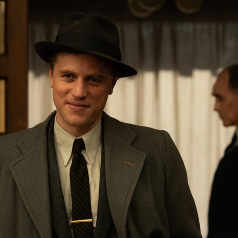 «Το Κοστούμι», η νέα ταινία του Γκράχαμ Μουρ (Tulip Entertainment.)