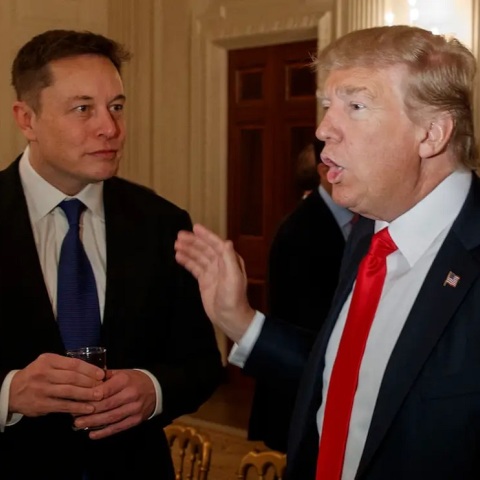 Ο Μασκ θα ξαναβάλει τον Τραμπ στο Twitter, μετά την εξαγορά του