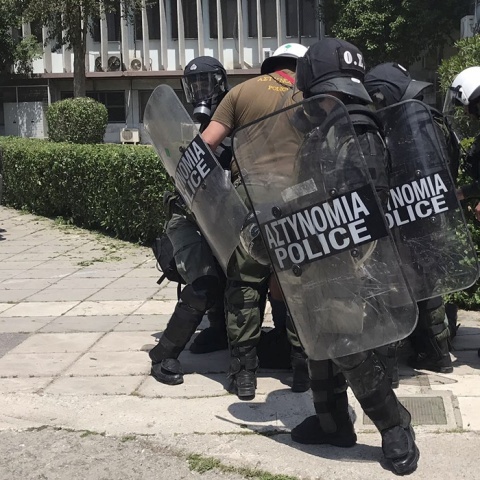 Προσαγωγή ατόμου κατά τα επεισόδια στο ΑΠΘ