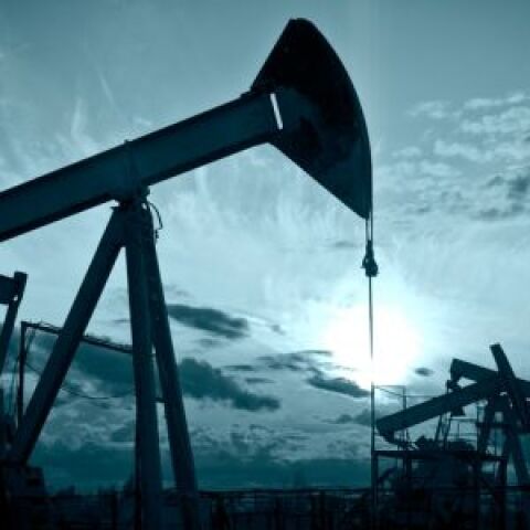 Σαουδική Αραβία: Γιατί μειώνει τις τιμές ρεκόρ για το πετρέλαιό της