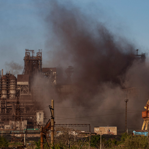 Πόλεμος στην Ουκρανία: Περίπου 100 οι άμαχοι που παραμένουν στην Azovstal