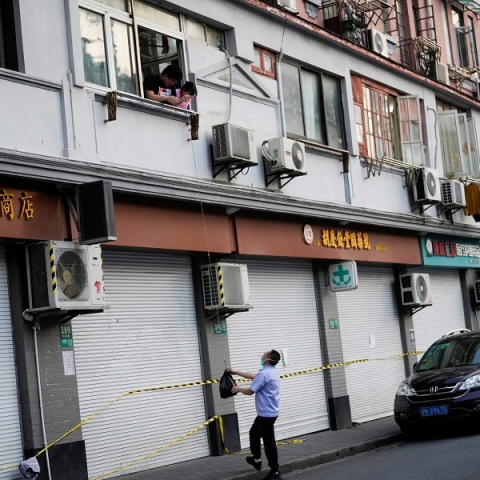 Σαγκάη: Σφίγγει κι άλλο το λόκνταουν, και το Πεκίνο ακολουθεί