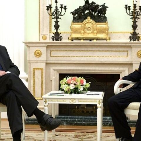 Ο Τσέχος πρόεδρος με τον Βλαντιμίρ Πούτιν © EPA Pool   