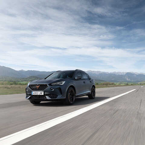 Φωτογραφία με το μοντέλο Cupra Formentor. 