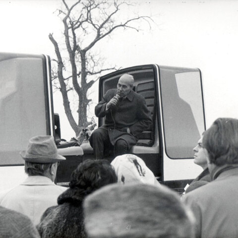 Φωτογραφία από το άνοιγμα της πρώτης δημόσιας συγκοινωνίας.