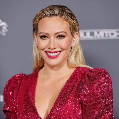 H Hilary Duff πρωταγωνιστεί γυμνή στο εξώφυλλο του Women’s Health: «Είμαι υπερήφανη για το σώμα μου»