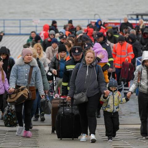  Μυστικά δίκτυα Ρώσων εθελοντών βοηθούν Ουκρανούς πρόσφυγες να φύγουν από τη χώρα