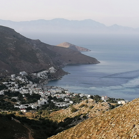 Το λιμάνι της Τήλου