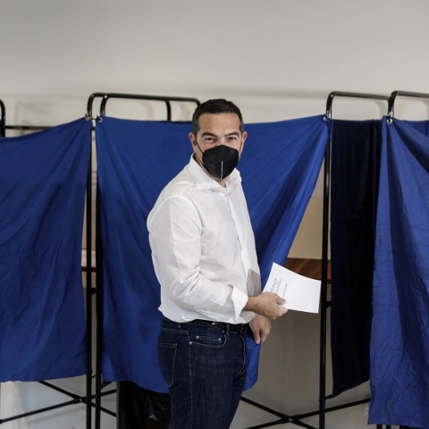 Άνοιξαν οι κάλπες στον ΣΥΡΙΖΑ-ΠΣ: Ψήφισε ο Αλέξης Τσίπρας