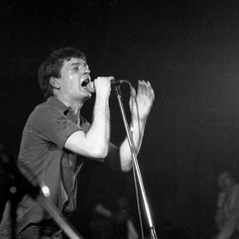 Ο Ian Curtis των Joy Division πέθανε σαν σήμερα 18 Μαΐου το 1980