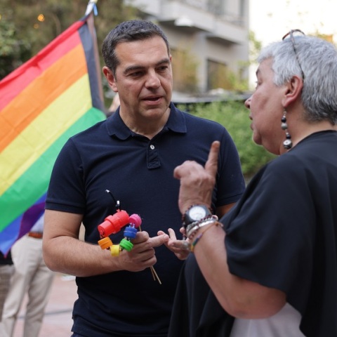 Ο Αλέξης Τσίπρας συνομίλησε με τα μέλη της οργάνωσης σχετικά με τα δικαιώματα της ΛΟΑΤΚΙ+ κοινότητας