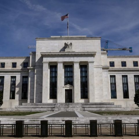 Πάουελ - Fed: Όσες αυξήσεις επιτοκίων χρειάζονται μέχρι να τιθασευτεί ο πληθωρισμός