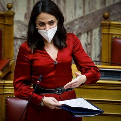 Δόμνα Μιχαηλίδου: Δεν κλείνει καμία δομή παιδικής προστασίας	