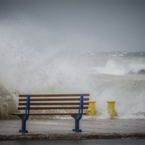 Η κακοκαιρία εξπρές φέρνει θυελλώδεις ανέμους στα πελάγη