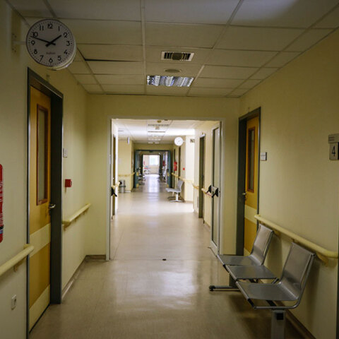 Θάνατος 43χρονου σε καρέκλα στο Παπανικολάου: Κατεπείγουσα έρευνα διέταξε ο Πλεύρης