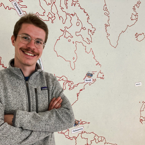 Εθελοντής από τη Γαλλία στον Κολωνό και μετά στην Καμπότζη 