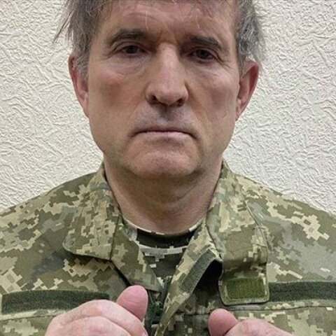 Ρωσία-Ουκρανία: Η Μόσχα θα εξετάσει το ενδεχόμενο να ανταλλάξει τους Ουκρανούς μαχητές του τάγματος Αζόφ με τον Ουκρανό πολιτικό Βίκτορ Μέντβεντσουκ	