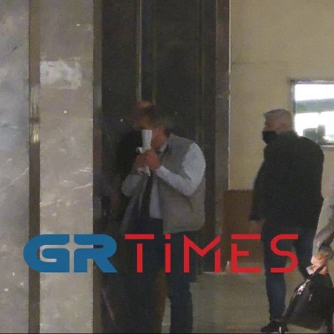 Θεσσαλονίκη: Οι κατηγορούμενοι για την υπόθεση με το φακέλακι στο δικαστήριο
