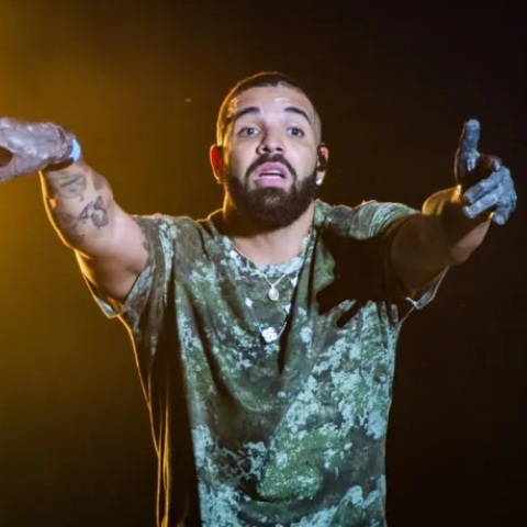 Ο Drake στοιχημάτισε πάνω από 1 εκατ. δολάρια στον τελικό του Super Bowl