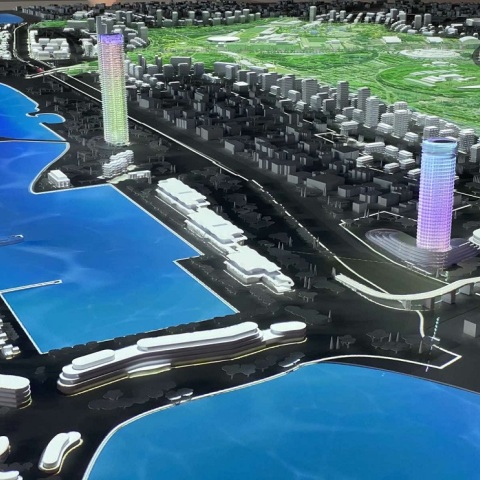  Η αστική ανάπλαση του Ελληνικού είναι σε πλήρη εξέλιξη και προχωρά με βάση τα χρονοδιαγράμματα, παρά τις νέες προκλήσεις που έχουν εμφανιστεί σε διεθνές επίπεδο οι οποίες επηρεάζουν και την χώρα μας, ανέφερε ο διευθύνων σύμβουλος της Lamda Development Οδ