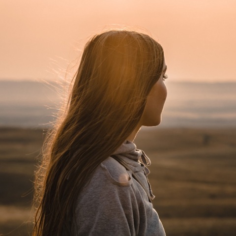 Ένα κορίτσι. 