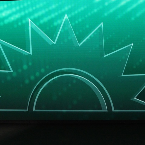 Ο ήλιος του ΠΑΣΟΚ στην εξέδρα των ομιλιών του 3ου Συνεδρίου του ΠΑΣΟΚ - ΚΙΝΑΛ