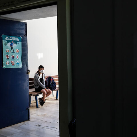 Μόνο στις εξετάσεις παραμένει υποχρεωτική η μάσκα στα σχολεία