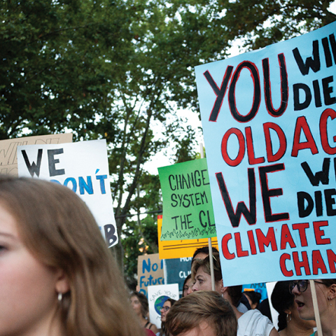 Πλακάτ με το σύνθημα «You’ll die of old age. I’ll die of climate change»