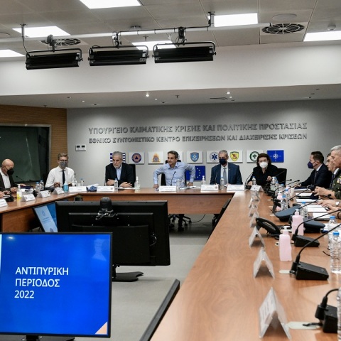 ΕΠΙΣΚΕΨΗ ΤΟΥ ΠΡΩΘΥΠΟΥΡΓΟΥ ΚΥΡΙΑΚΟΥ ΜΗΤΣΟΤΑΚΗ ΣΤΟ ΥΠΟΥΡΓΕΙΟ ΚΛΙΜΑΤΙΚΗΣ ΚΡΙΣΗΣ ΚΑΙ ΠΟΛΙΤΙΚΗΣ ΠΡΟΣΤΑΣΙΑΣ (ΤΑΤΙΑΝΑ ΜΠΟΛΑΡΗ / EUROKINISSI)