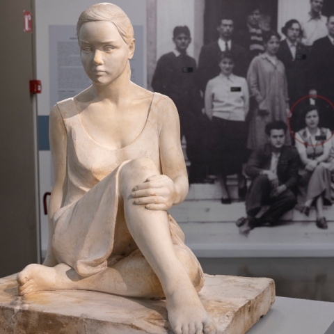 Κατερίνα Χαλεπά-Κατσάτου, "Καθιστό κορίτσι" (1960)