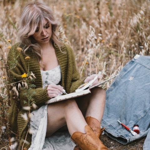 Η Anna Bra σχεδιάζει jacket