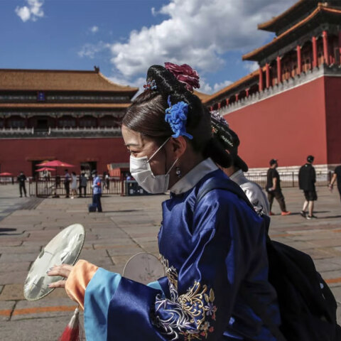 Χαλαρώνουν τα μέτρα για τον κορωνοϊό στο Πεκίνο