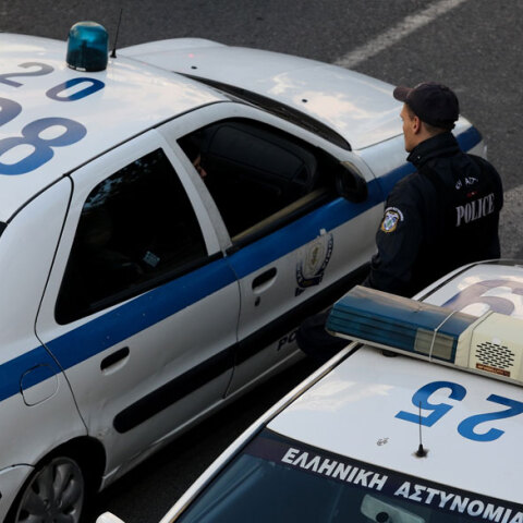 Ο Στηβ Μηλάτος μετά την απολογία του για την υπόθεσή βιασμού στη Ρόδο αφέθηκε ελεύθερος