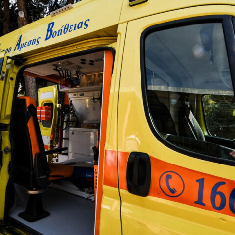 Με ασθενοφόρο του ΕΚΑΒ σοβαρά τραυματισμένος μεταφέρθηκε οδηγός μηχανής στη Θεσσαλονίκη