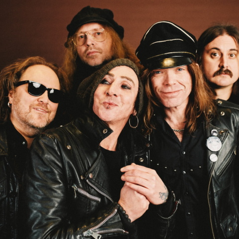 Φωτογραφία με τα μέλη των Hellacopters.