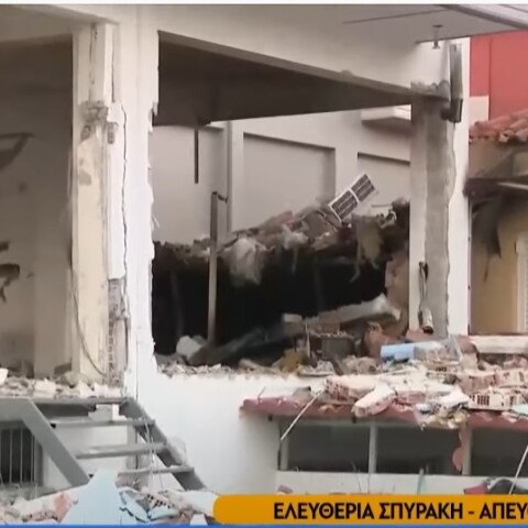 Έκρηξη στο Μενίδι: Βομβαρδισμένο τοπίο ο χώρος παλαιού ξυλουργείου - Μπάζα και γκρεμισμένοι τοίχοι